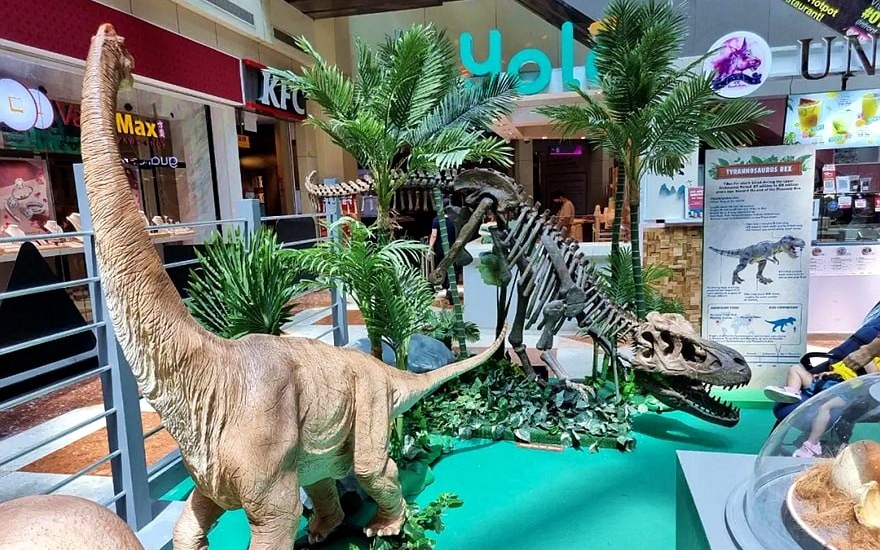 Animatronic Dinosaurs for mall.jpeg