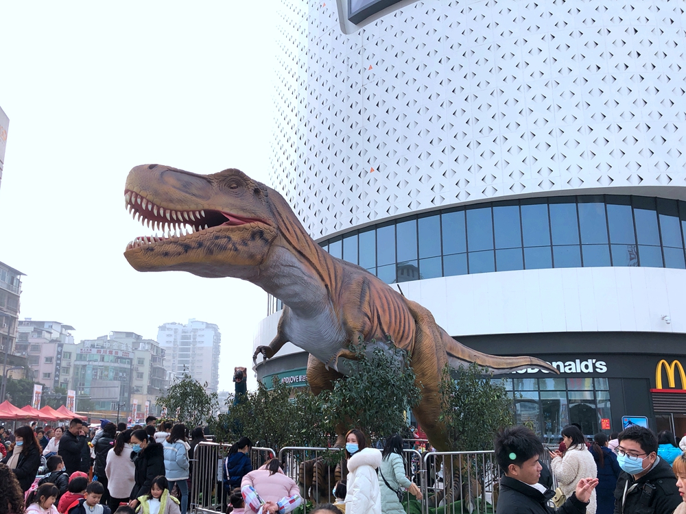 Don't Do This to Your Animatronic Dinosaurs Don't Do This to Your Animatronic Dinosaurs