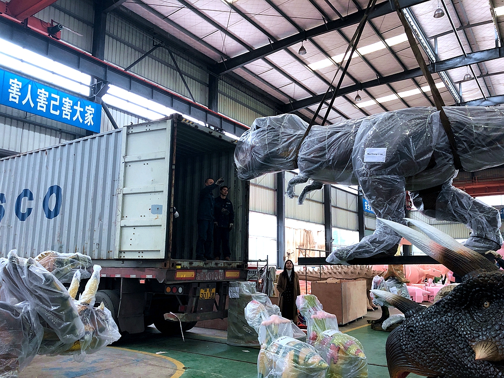 How Many Animatronic Dinosaurs Can Fit in a 40-foot Container