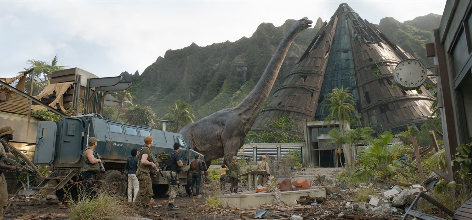 Animatronic Dinosaur vs Static Models 6 Key Motion Differences.jpg
