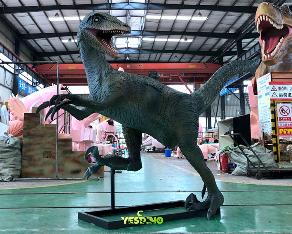 T-Rex vs Velociraptor Animatronics 7 Technical Comparisons.jpg
